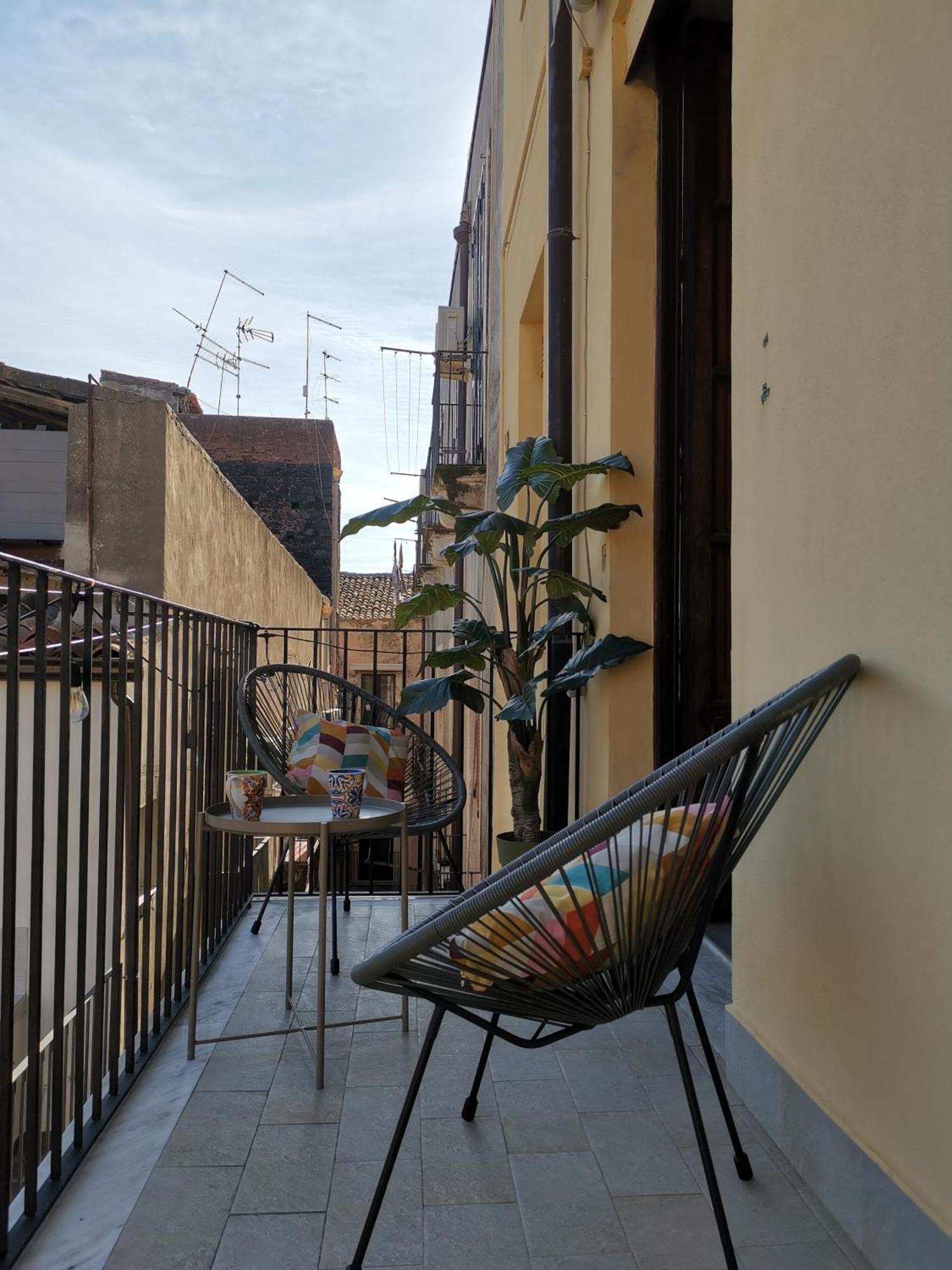 Tiritu Apartments Aeroporto di Catania Fontana Rossa Esterno foto
